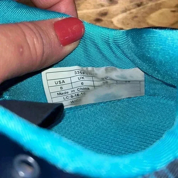 Vionic Comfort running/walking shoe blue/ black colorway - Picture 13 of 13